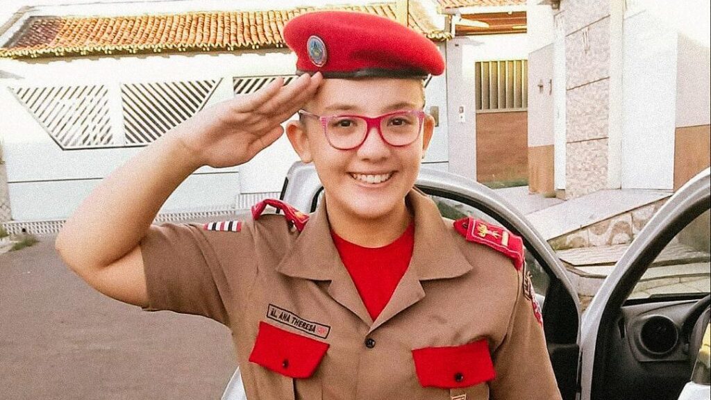 Aluna do Colégio Militar 2 de Julho conquista primeiro lugar em Medicina na USP