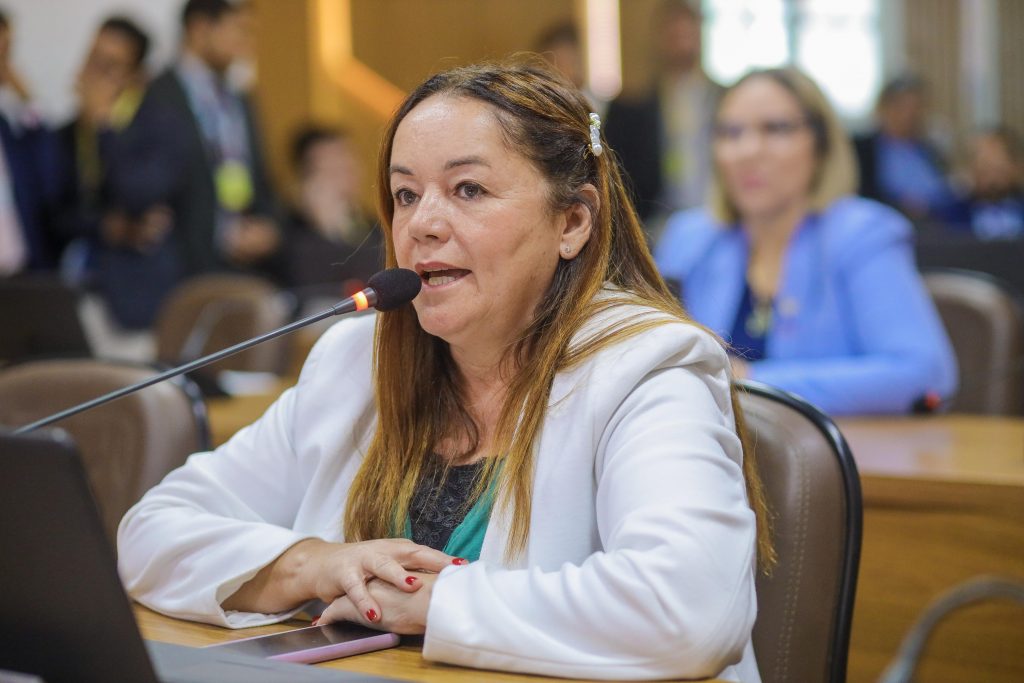 Rosana da Saúde propõe uso de bracelete azul para identificação de pessoas diabéticas em São Luís