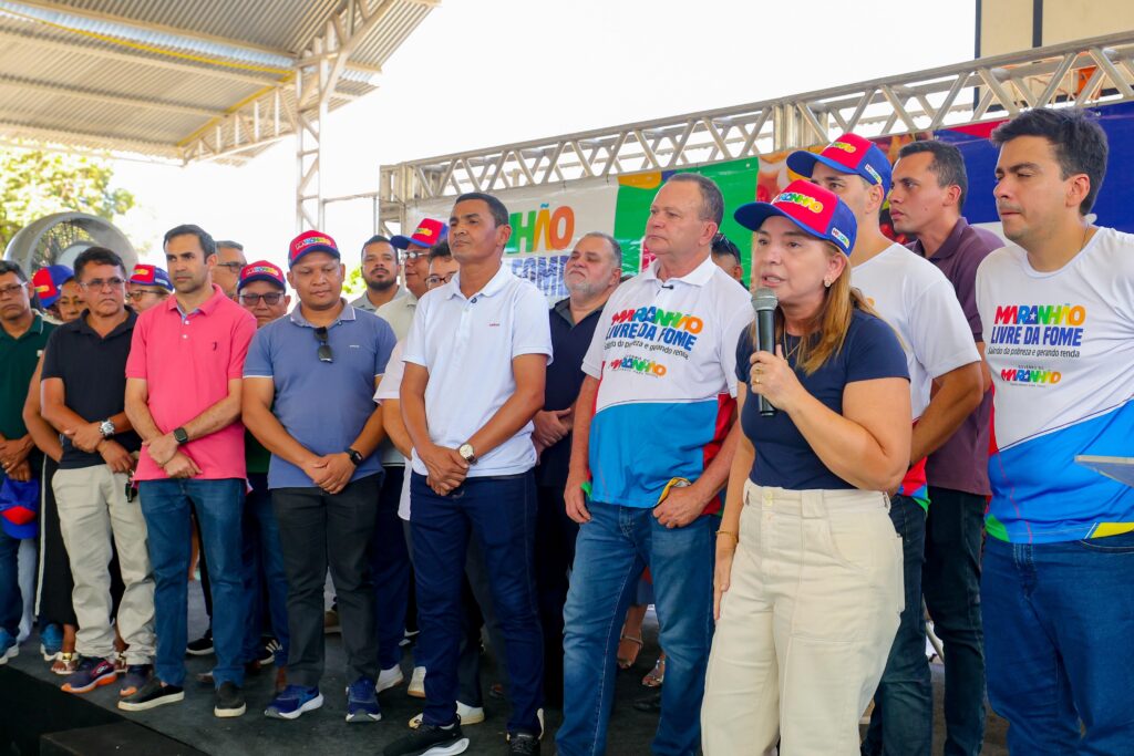 Em Urbano Santos, Iracema Vale participa da entrega de cartões do programa ‘Maranhão Livre da Fome’