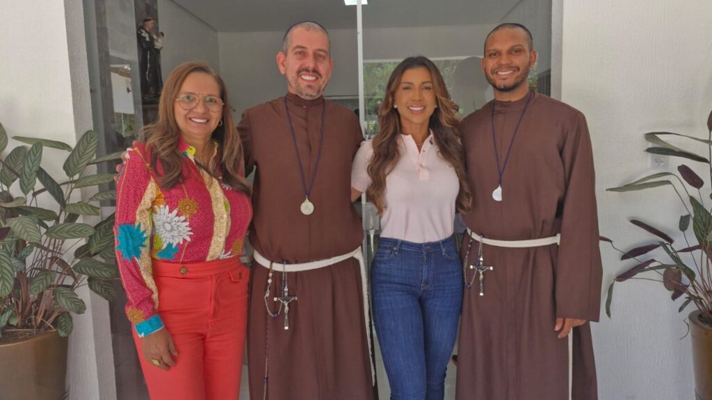 Larissa DP participa de café da manhã no Lar de Idosos São Pio, em Codó
