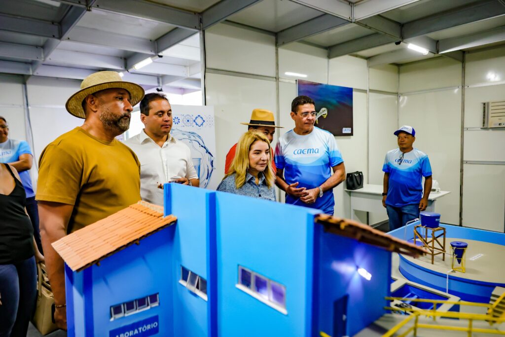 Iracema Vale participa da abertura da 65ª edição da Expoema, em São Luís