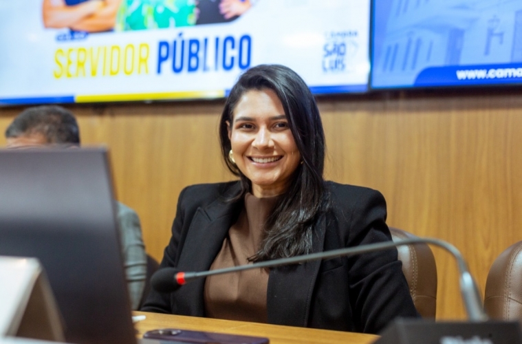 Clara Gomes pede informações sobre combate à violência nas escolas municipais