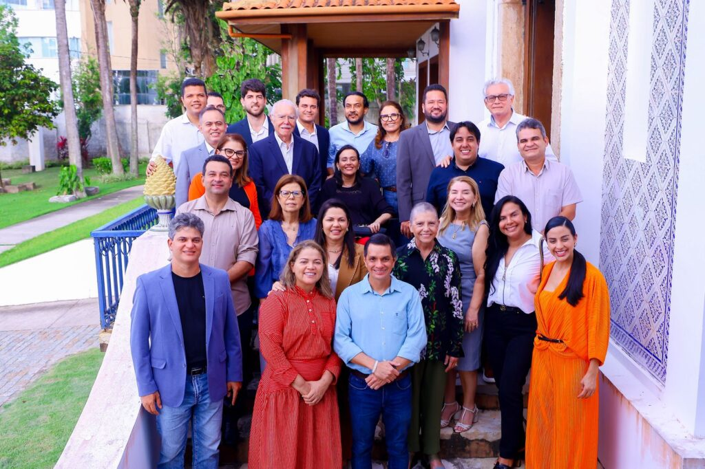 Iracema Vale lidera visita de deputados a Roseana Sarney após retorno ao Maranhão