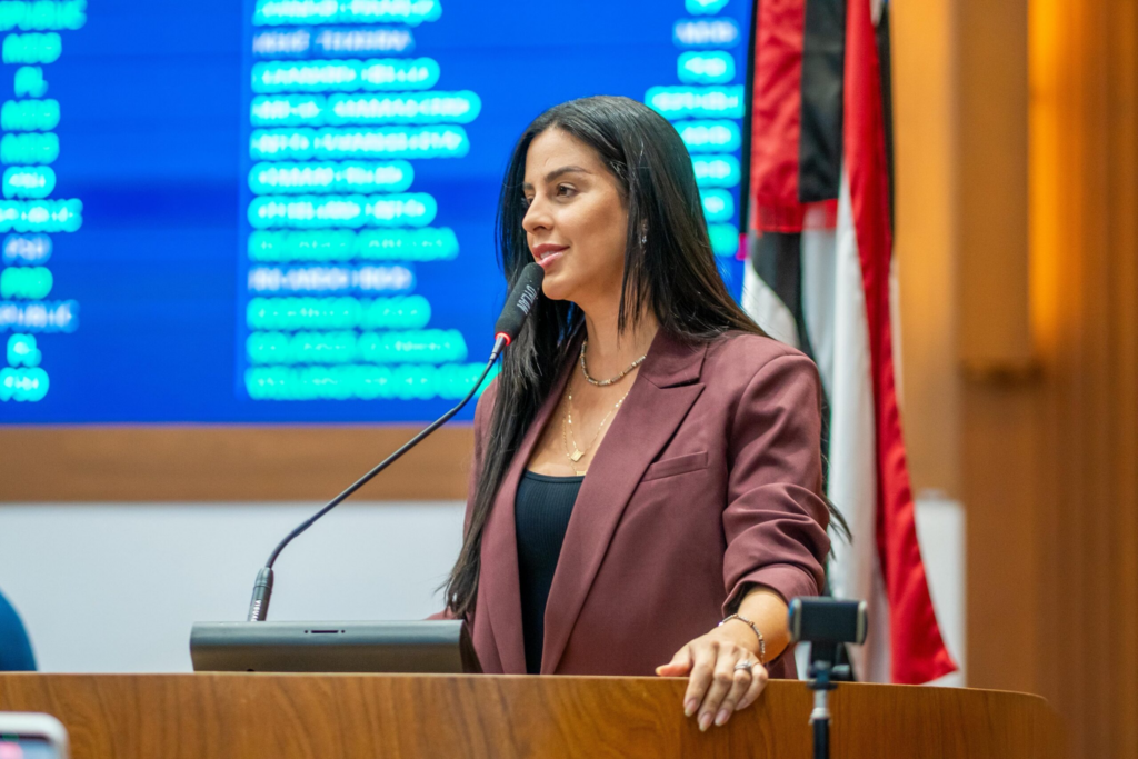 Alema aprova projetos da deputada Daniella voltados à proteção e autonomia das mulheres