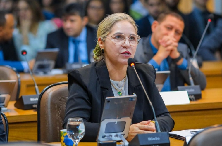 Flávia Berthier alerta para riscos à saúde de moradores e infraestrutura precária no Bairro de Fátima